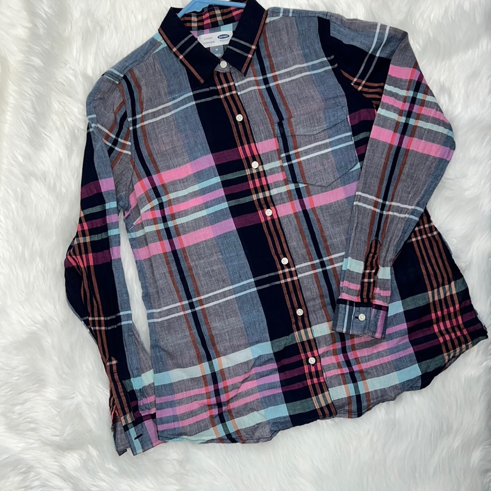 Women’s OLD NAVY ON plaid cotton long sleeve button down size Medium